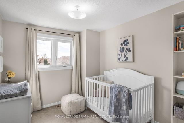 70 Pinebrook Cres, House attached with 3 bedrooms, 2 bathrooms and 3 parking in Whitby ON | Image 16