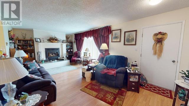 10655 N 97 Highway, House detached with 4 bedrooms, 3 bathrooms and null parking in Peace River B BC | Image 7