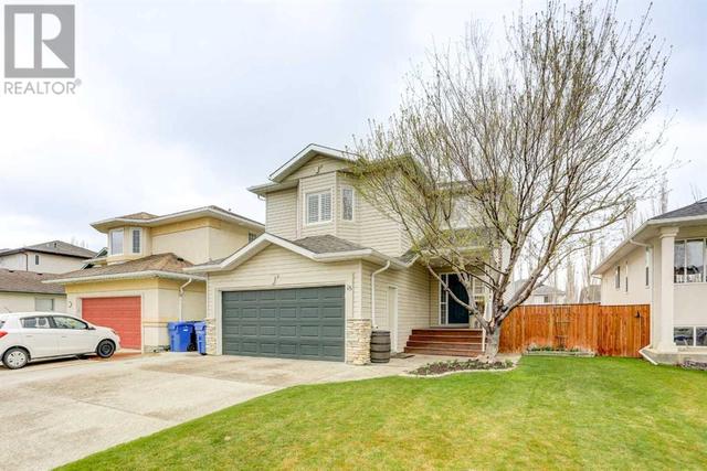 18 Sarcee Place W, House detached with 5 bedrooms, 3 bathrooms and 4 parking in Lethbridge AB | Image 2