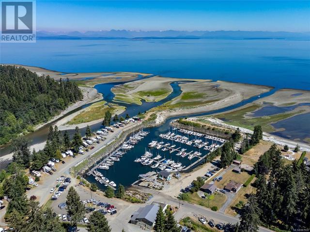 The Marina at Saratoga - just a few minutes drive from the property | Image 44