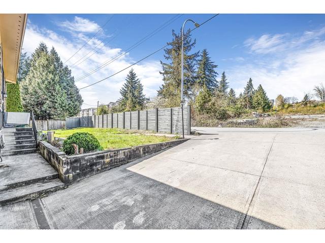 6522 196 Street, House detached with 7 bedrooms, 4 bathrooms and 6 parking in Langley BC | Image 4