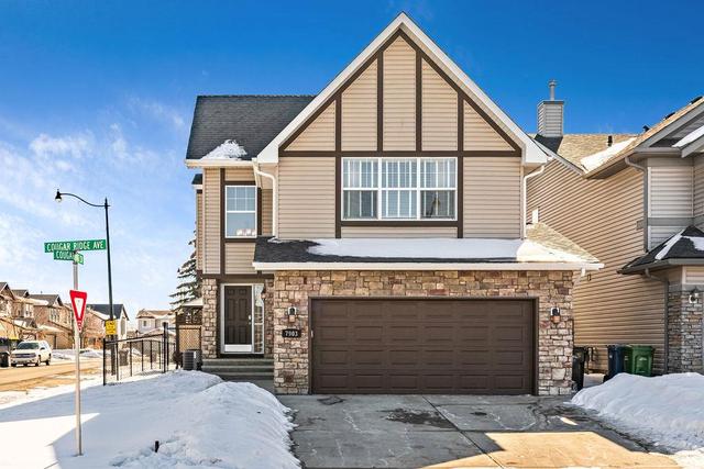 7903 Cougar Ridge Avenue Sw, House detached with 4 bedrooms, 3 bathrooms and 2 parking in Calgary AB | Image 2