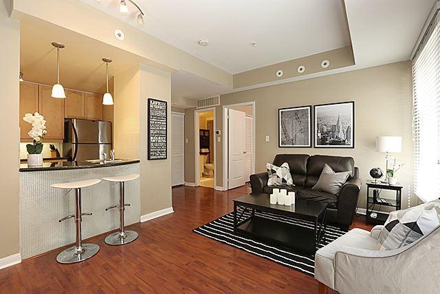 Th 10 - 78 Carr St, Townhouse with 2 bedrooms, 2 bathrooms and 1 parking in Toronto ON | Image 3