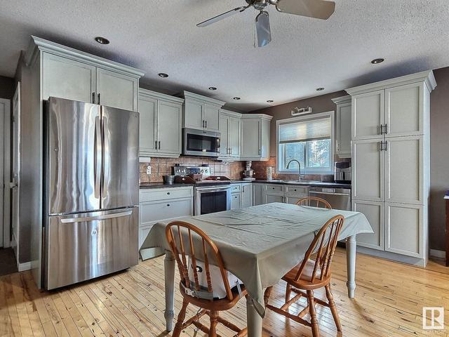 4717 48 St, House detached with 4 bedrooms, 2 bathrooms and null parking in Glendon AB | Image 6