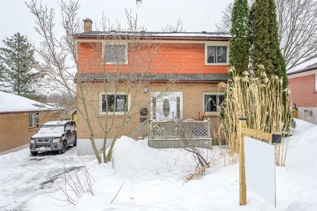 203 Shelbourne St, House detached with 4 bedrooms, 2 bathrooms and 4 parking in Peterborough ON | Image 1