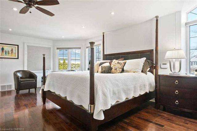 150 Douglas Ave, House detached with 4 bedrooms, 4 bathrooms and 7 parking in Oakville ON | Image 11