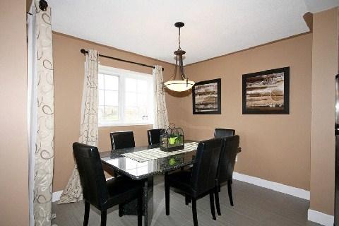 36 - 4 Carriage Walk, Townhouse with 3 bedrooms, 3 bathrooms and 1 parking in Aurora ON | Image 6