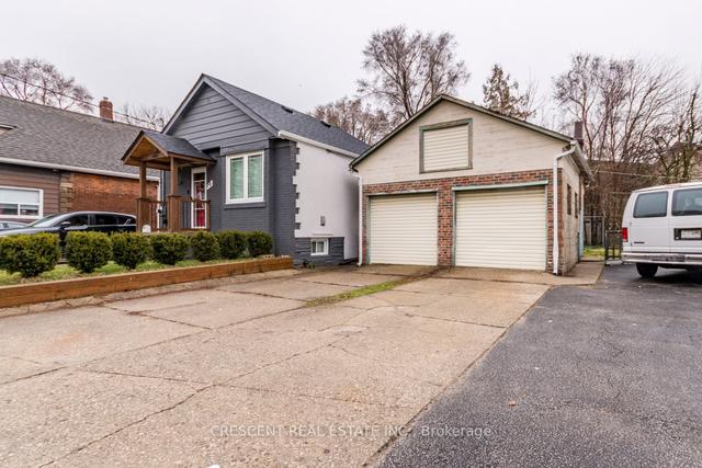 16a Scarlett Rd, House detached with 3 bedrooms, 2 bathrooms and 6 parking in Toronto ON | Image 23