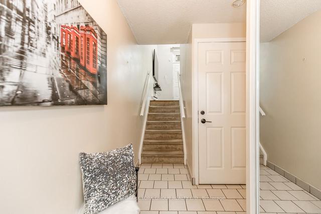 32 Briar Path, Townhouse with 3 bedrooms, 3 bathrooms and 2 parking in Brampton ON | Image 32
