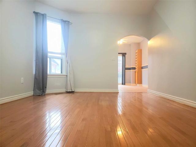 984 Ossington Ave, House semidetached with 4 bedrooms, 1 bathrooms and 0 parking in Toronto ON | Image 5