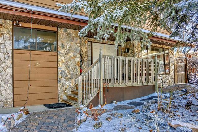 251 Silvergrove Place Nw, House detached with 4 bedrooms, 3 bathrooms and 8 parking in Calgary AB | Image 3