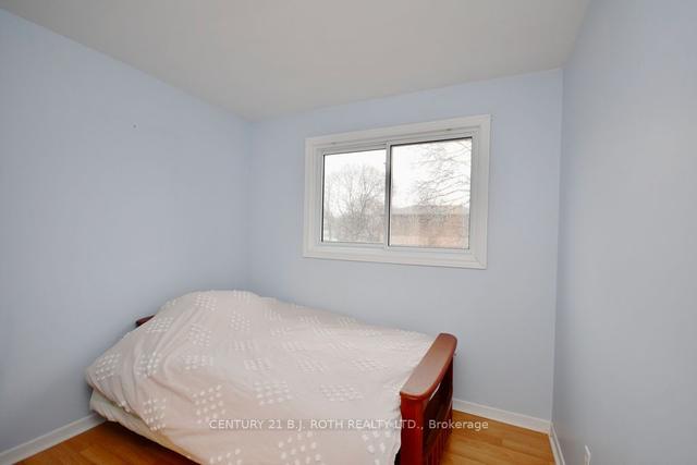 32 Clover Ave, House detached with 3 bedrooms, 2 bathrooms and 3 parking in Barrie ON | Image 8