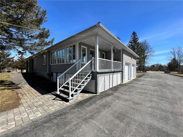 3805 Big Rideau Lake Road, House detached with 3 bedrooms, 2 bathrooms and 14 parking in Rideau Lakes ON | Image 3