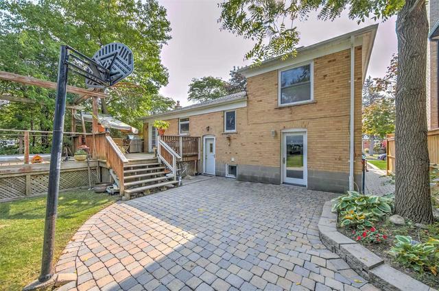 250 Park Home Ave, House detached with 3 bedrooms, 2 bathrooms and 4 parking in Toronto ON | Image 6