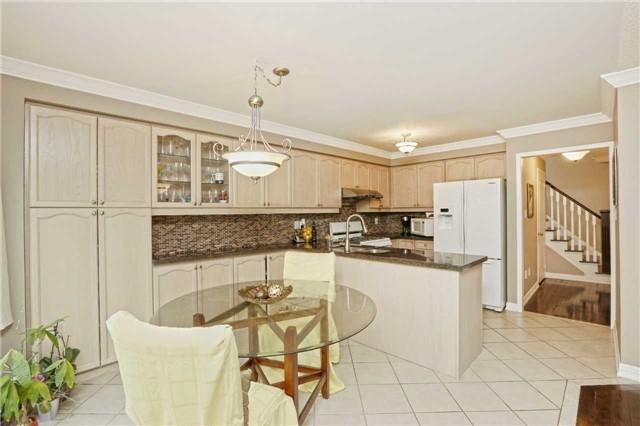 14 Oak Gardens Crt, House detached with 4 bedrooms, 4 bathrooms and 4 parking in Brampton ON | Image 5