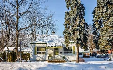 404 Mary St, House detached with 2 bedrooms, 2 bathrooms and 3 parking in Whitby ON | Image 1
