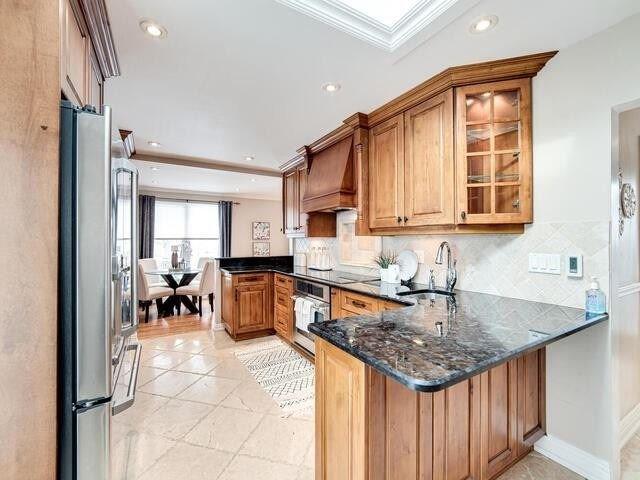 925 Krosno Blvd, House detached with 4 bedrooms, 3 bathrooms and 7 parking in Pickering ON | Image 4