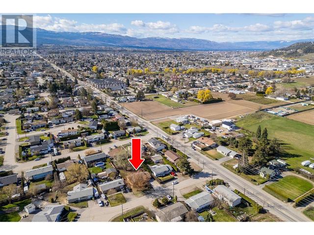 145 Rains Road, House detached with 4 bedrooms, 2 bathrooms and 4 parking in Kelowna BC | Image 2
