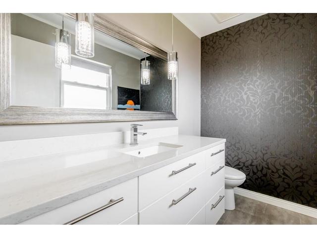 26844 34 Avenue, House detached with 4 bedrooms, 3 bathrooms and 4 parking in Langley BC | Image 17