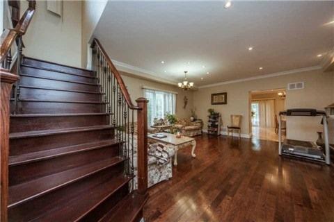18 Corvette Ave, House detached with 5 bedrooms, 5 bathrooms and 2 parking in Toronto ON | Image 2