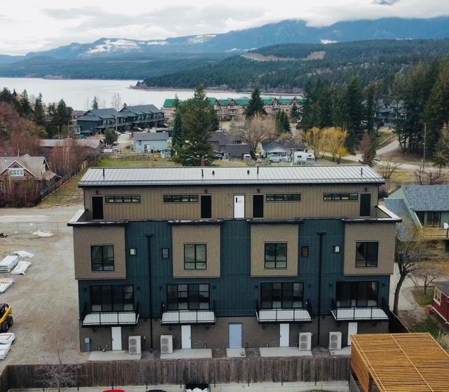 303 - 514 14th Street, House attached with 3 bedrooms, 3 bathrooms and 3 parking in Invermere BC | Image 4