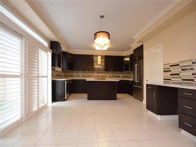 100 Blackwell Cres, House detached with 4 bedrooms, 4 bathrooms and 4 parking in Oshawa ON | Image 11