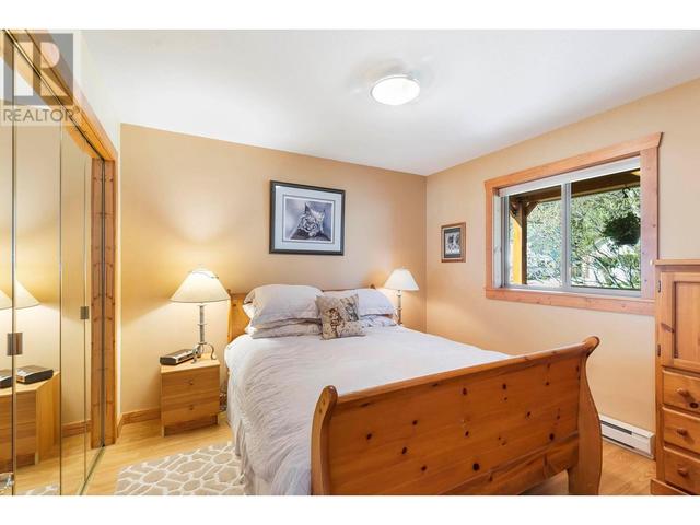 7331 Fintry Delta Road, House detached with 3 bedrooms, 2 bathrooms and 2 parking in Central Okanagan West BC | Image 16
