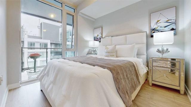 1612 - 27 Bathurst St, Condo with 2 bedrooms, 2 bathrooms and 0 parking in Toronto ON | Image 11