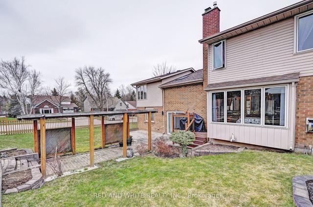 38 Burton Rd, House detached with 5 bedrooms, 4 bathrooms and 8 parking in Guelph ON | Image 17