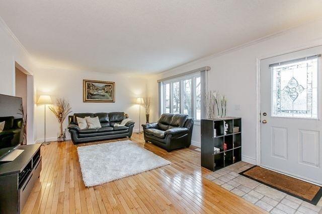2112 Linmouth Terr, House detached with 2 bedrooms, 2 bathrooms and 5 parking in Burlington ON | Card Image