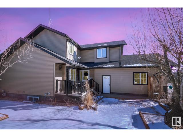 501 Lakeside Dr, House detached with 4 bedrooms, 2 bathrooms and null parking in Spring Lake AB | Image 1