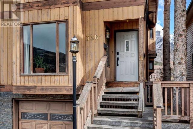 328 Squirrel Street, House detached with 4 bedrooms, 3 bathrooms and 4 parking in Banff AB | Image 3