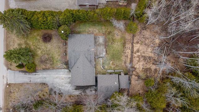 484 Balmy Beach Rd, House detached with 2 bedrooms, 2 bathrooms and 6 parking in Georgian Bluffs ON | Image 35