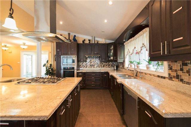 116 Laurentide Dr, House detached with 3 bedrooms, 5 bathrooms and 6 parking in Toronto ON | Image 7
