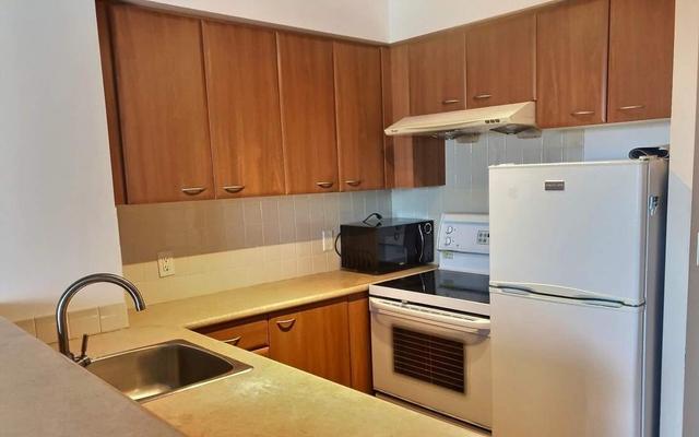 1906 - 36 Lee Centre Dr, Condo with 2 bedrooms, 1 bathrooms and 1 parking in Toronto ON | Image 13