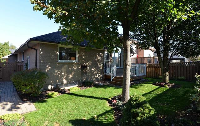 203 Ryerson Cres, House detached with 2 bedrooms, 3 bathrooms and 6 parking in Oshawa ON | Image 16