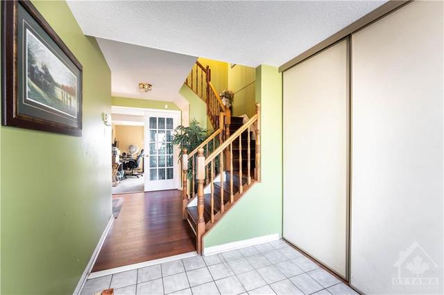 2045 Boake Street, Townhouse with 3 bedrooms, 3 bathrooms and 1 parking in Ottawa ON | Image 4