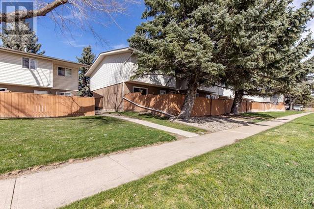17, - 1915 18 Avenue N, House attached with 3 bedrooms, 1 bathrooms and 2 parking in Lethbridge AB | Image 10