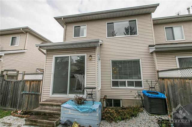 274 Stoneway Drive, Townhouse with 3 bedrooms, 3 bathrooms and 3 parking in Ottawa ON | Image 29