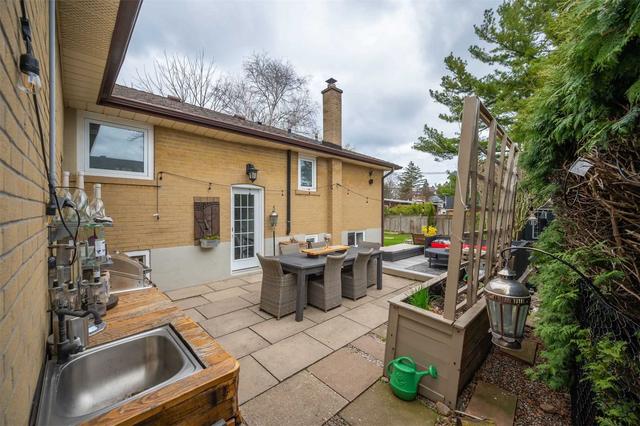 2056 Hixon St, House detached with 3 bedrooms, 3 bathrooms and 6 parking in Oakville ON | Image 24
