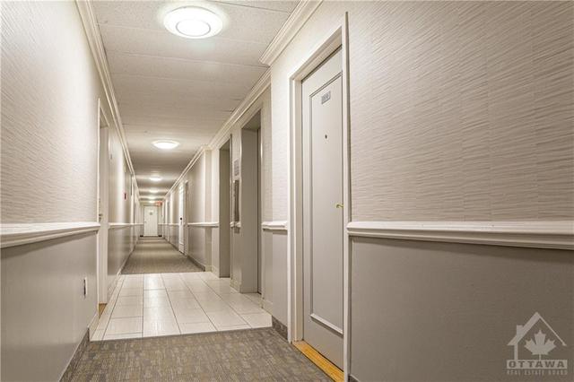 1110 - 2400 Virginia Drive, Condo with 2 bedrooms, 1 bathrooms and 1 parking in Ottawa ON | Image 3