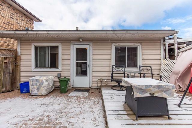 208 Bay St N, House semidetached with 3 bedrooms, 1 bathrooms and 0 parking in Hamilton ON | Image 20