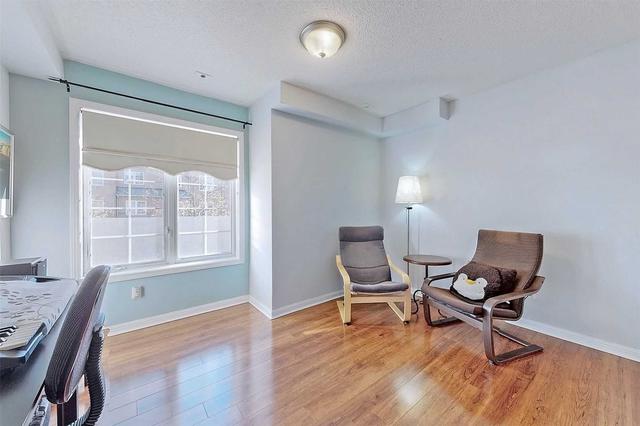 5 - 2 St Moritz Way, Townhouse with 3 bedrooms, 3 bathrooms and 2 parking in Markham ON | Image 3
