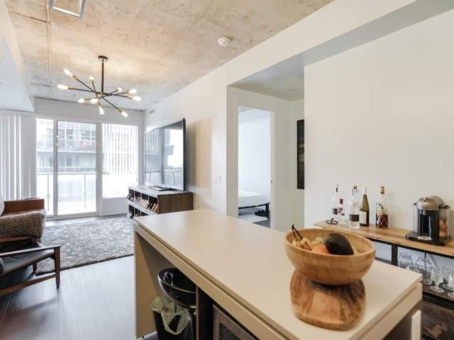 lph14 - 1030 King St W, Condo with 1 bedrooms, 1 bathrooms and 1 parking in Toronto ON | Image 8