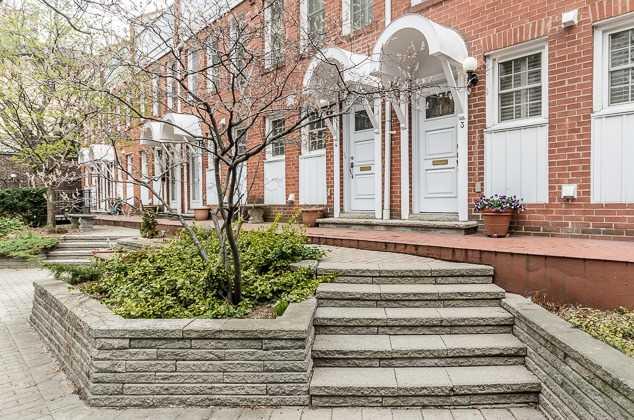 th3 - 90 Isabella St, Townhouse with 2 bedrooms, 2 bathrooms and 1 parking in Toronto ON | Image 1