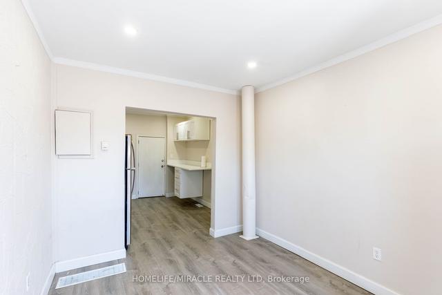 97 Evans St, House detached with 2 bedrooms, 1 bathrooms and 2 parking in Hamilton ON | Image 12