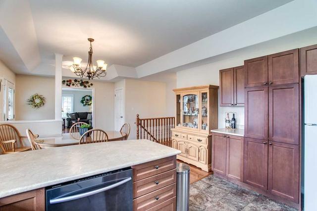 107 Laurent Blvd, House detached with 2 bedrooms, 3 bathrooms and 6 parking in Kawartha Lakes ON | Image 6