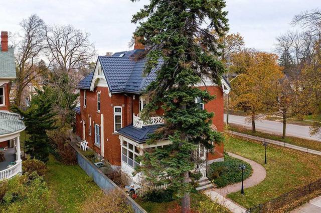 343 Pine St, House detached with 6 bedrooms, 5 bathrooms and 12 parking in Collingwood ON | Image 8