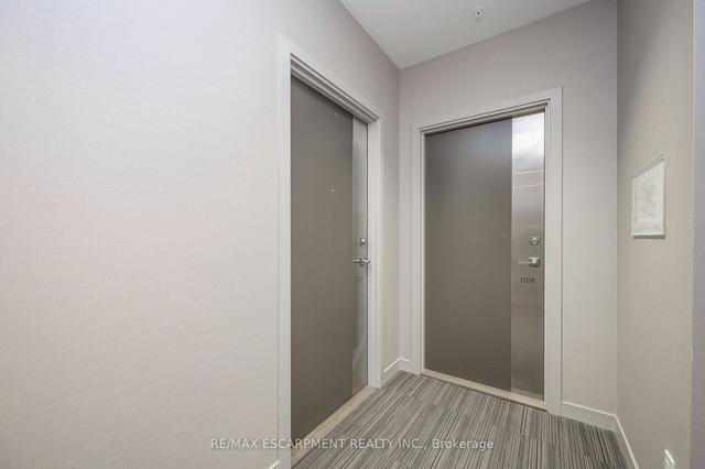 1208 - 2081 Fairview St, Condo with 2 bedrooms, 2 bathrooms and 1 parking in Burlington ON | Image 37