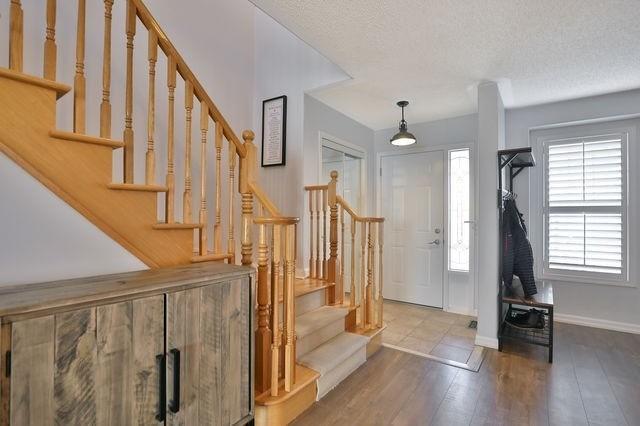 472 Trudeau Dr, House detached with 3 bedrooms, 3 bathrooms and 2 parking in Milton ON | Image 2